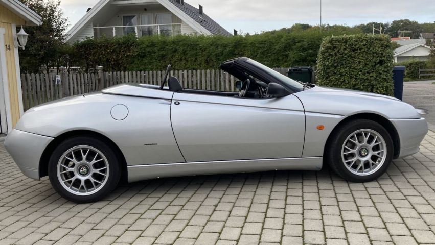 710464-3 Alfa Romeo Spider 916 3.0 V6 1998 (EAX 587)