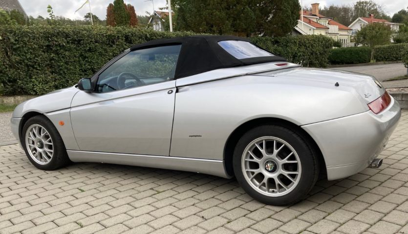 710464-4 Alfa Romeo Spider 916 3.0 V6 1998 (EAX 587)