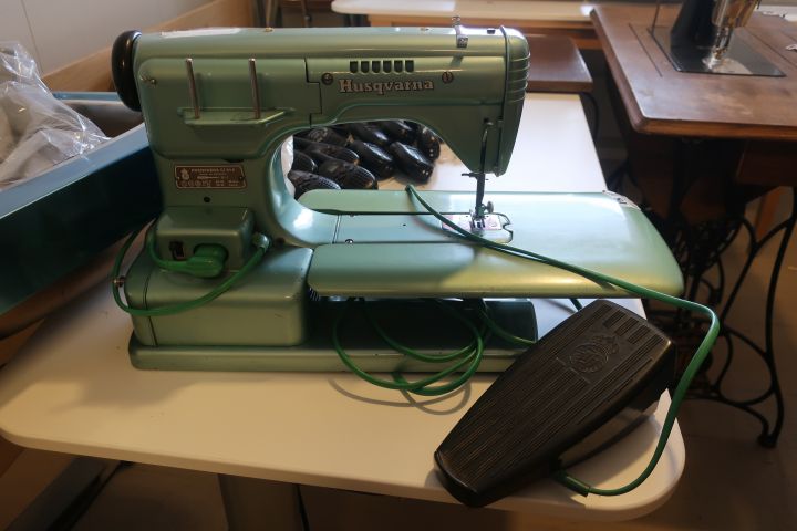 691177-3 Sewing machine, Husqvarna CI 21A