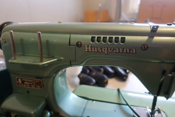691177-5 Sewing machine, Husqvarna CI 21A