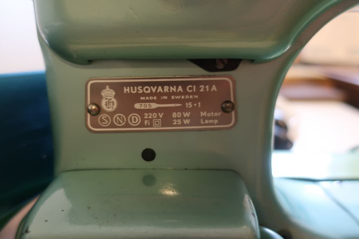 691177-6 Sewing machine, Husqvarna CI 21A