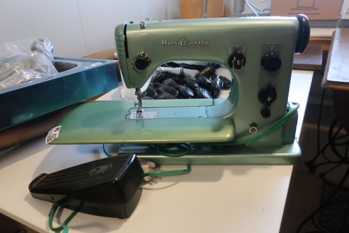 691177-1 Sewing machine, Husqvarna CI 21A