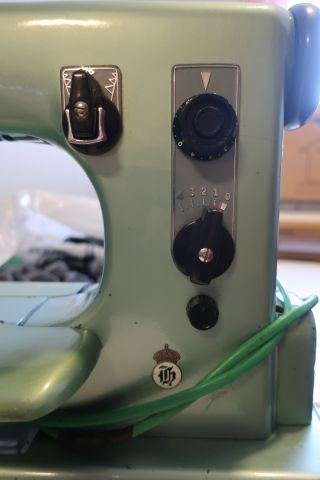 691177-9 Sewing machine, Husqvarna CI 21A