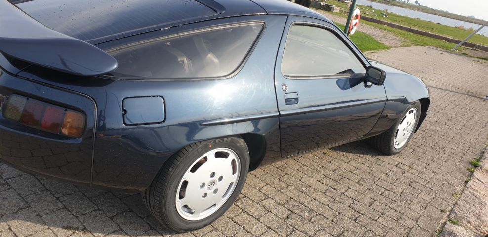 710791-4 Porsche 928 S -82 (ABM119)
