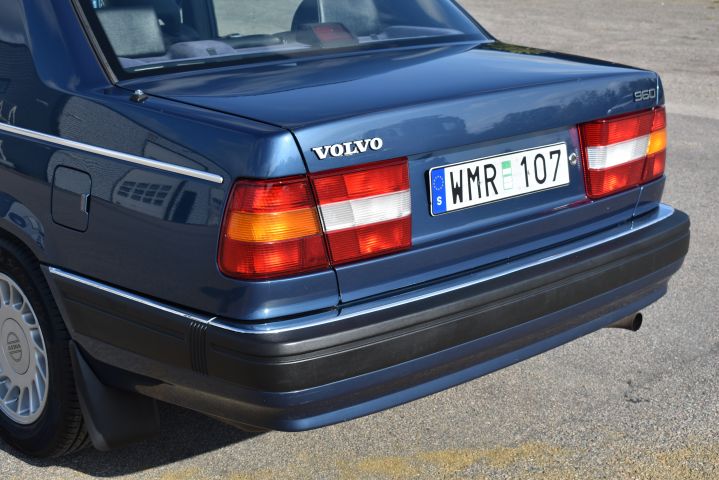710825-10 Volvo 964 3.0, Right-hand drive -92 (WMR107)