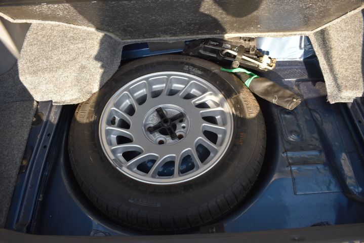 710825-50 Volvo 964 3.0, Right-hand drive -92 (WMR107)