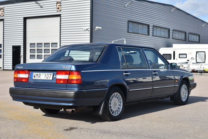 710825-5 Volvo 964 3.0, Right-hand drive -92 (WMR107)