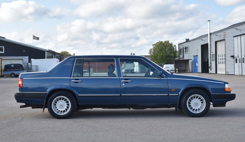 710825-6 Volvo 964 3.0, Right-hand drive -92 (WMR107)