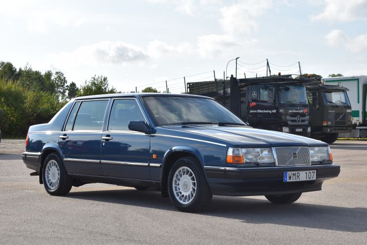 710825-7 Volvo 964 3.0, Right-hand drive -92 (WMR107)