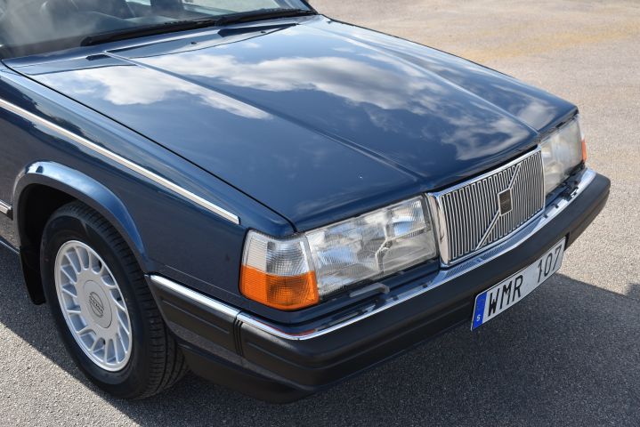 710825-8 Volvo 964 3.0, Right-hand drive -92 (WMR107)