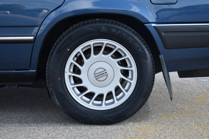 710825-75 Volvo 964 3.0, Right-hand drive -92 (WMR107)