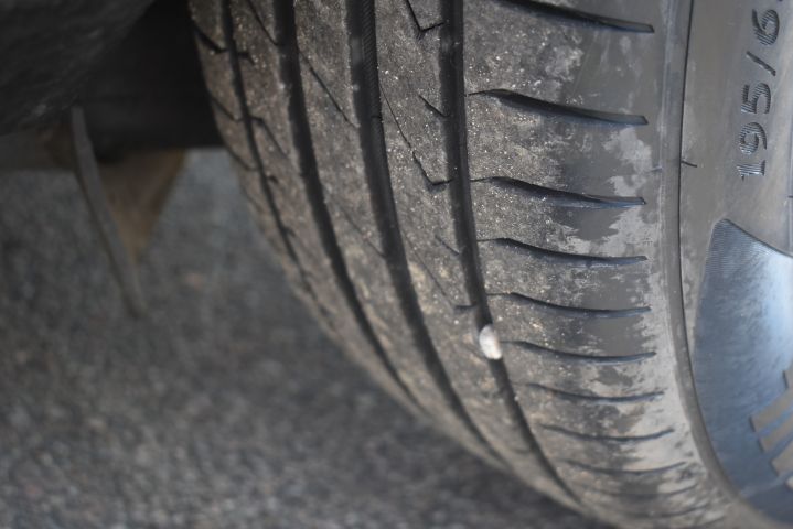 710825-76 Volvo 964 3.0, Right-hand drive -92 (WMR107)