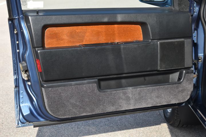 710825-31 Volvo 964 3.0, Right-hand drive -92 (WMR107)