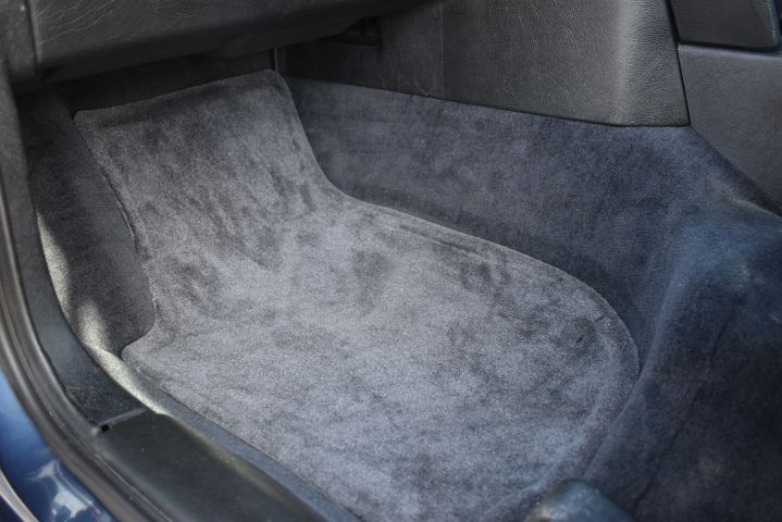 710825-30 Volvo 964 3.0, Right-hand drive -92 (WMR107)