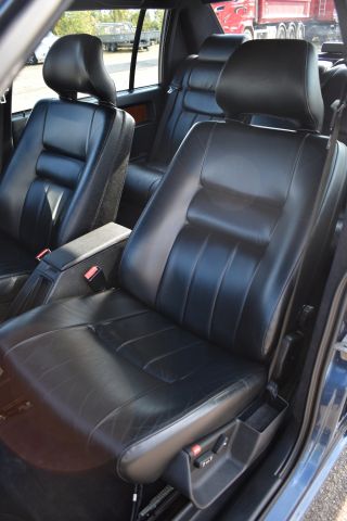 710825-28 Volvo 964 3.0, Right-hand drive -92 (WMR107)