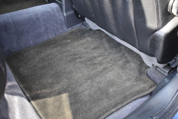 710825-42 Volvo 964 3.0, Right-hand drive -92 (WMR107)