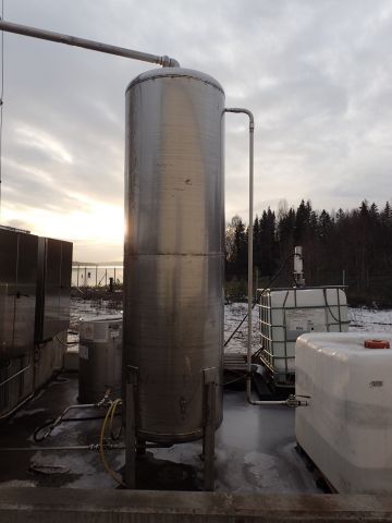 527719-1 Stainless steel tank 1000 l.