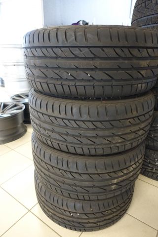 709856-2 4 tires on rim 215 / 40R17