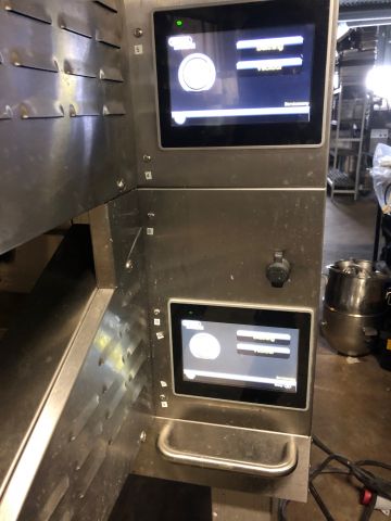 711112-12 Demougn Sveba Dahlen tunnel pizza oven. Extremely little used