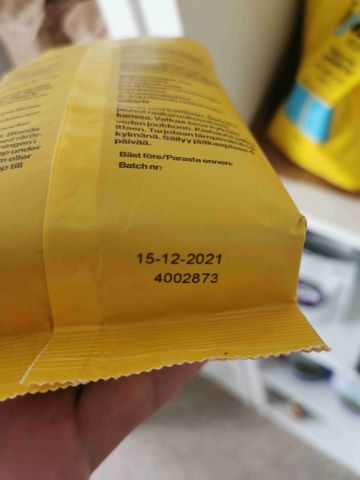 691105-12 Lots of miscellaneous from health food store - Tea, soybeans, spelled flour etc.