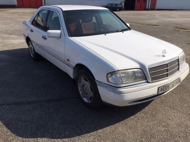 710961-7 Mercedes-Benz C 180 -1995