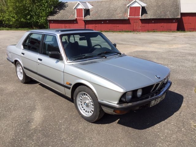 713446-1 BMW 528i -1983