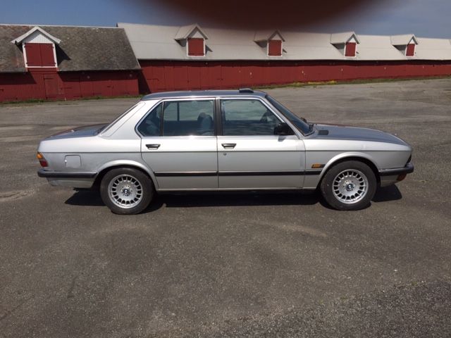 713446-2 BMW 528i -1983