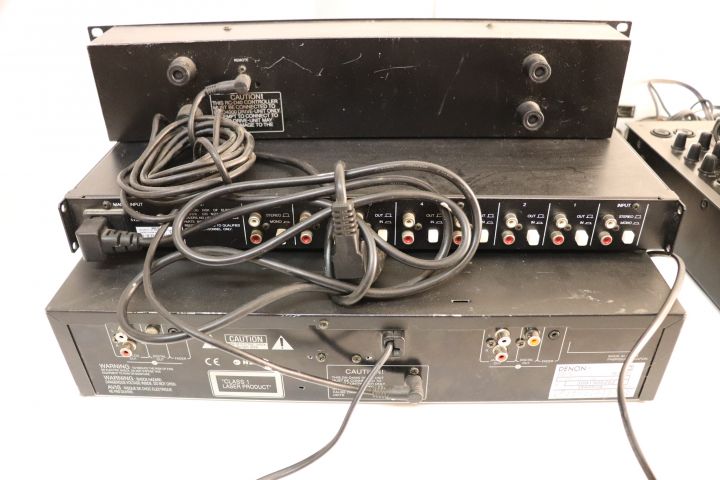 669700-14 Sound system Denon DN-D4000 mixer MX-1400