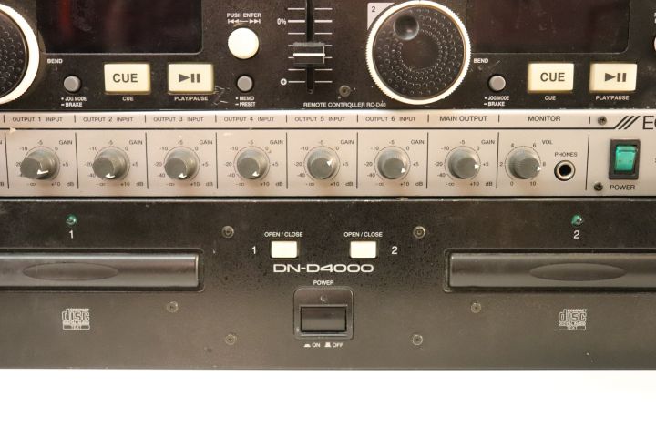 669700-18 Sound system Denon DN-D4000 mixer MX-1400
