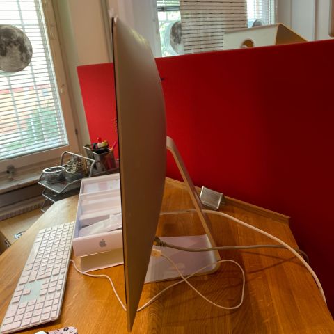 661747-5 Apple iMac Retina 5K 27 "Desktop (Late 2015) (3.2GHz / 16GB / 250GB)