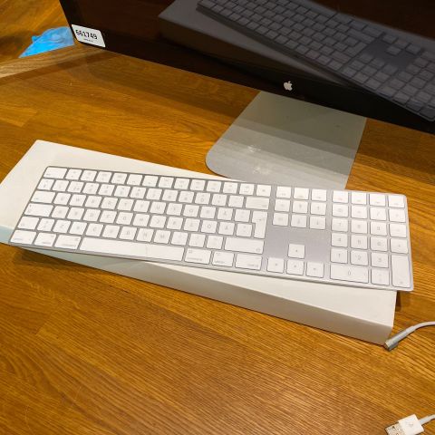 661749-11 Monitor Apple LED Cinema Display 27 "and other computer accessories