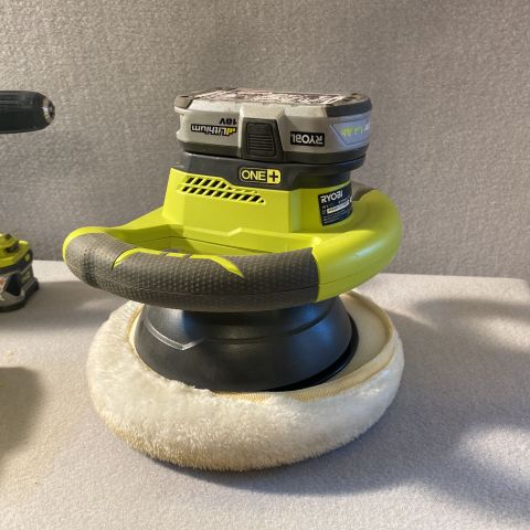 661778-8 Battery-powered hand tools Ryobii