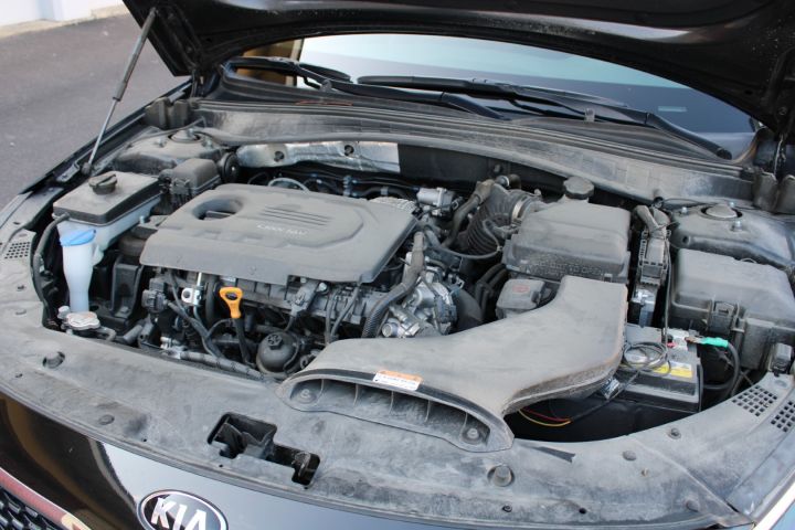 703667-15 Kia Optima SW 1.7CRDI GT-Line (diesel, 6600 mil, automatic)