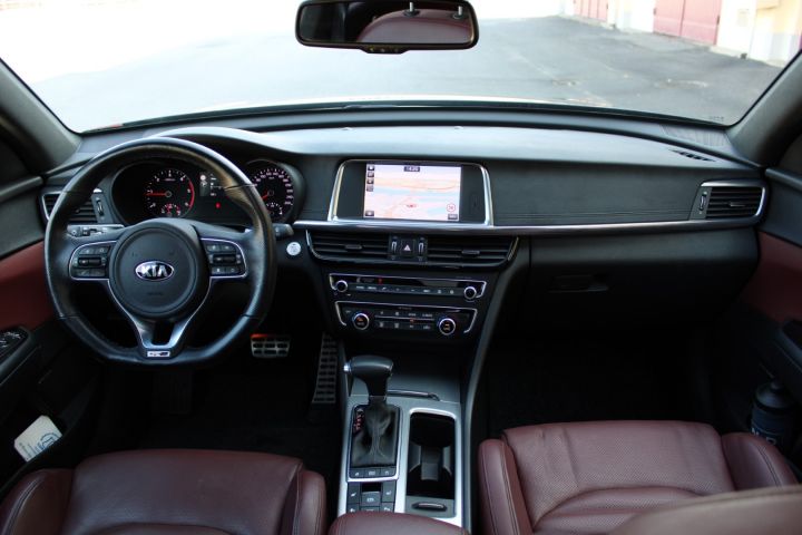 703667-20 Kia Optima SW 1.7CRDI GT-Line (diesel, 6600 mil, automatic)