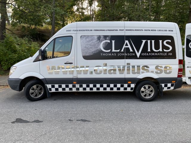 704443-2 Mercedes-Benz Sprinter Van 513 CDI - GNF831 -With Rear Lift