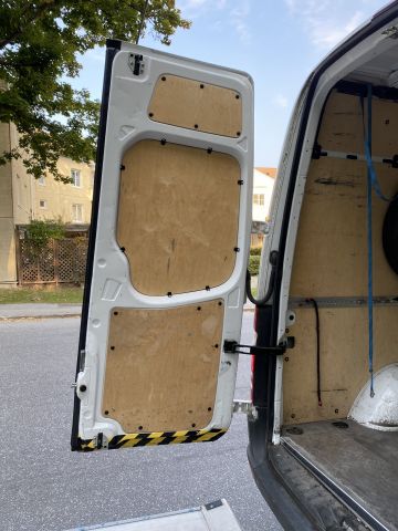 704443-19 Mercedes-Benz Sprinter Van 513 CDI - GNF831 -With Rear Lift