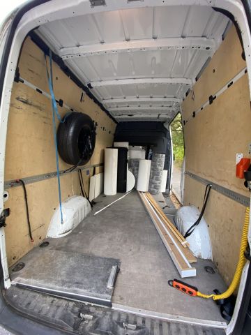 704443-21 Mercedes-Benz Sprinter Van 513 CDI - GNF831 -With Rear Lift