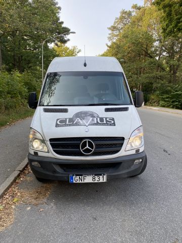 704443-8 Mercedes-Benz Sprinter Van 513 CDI - GNF831 -With Rear Lift