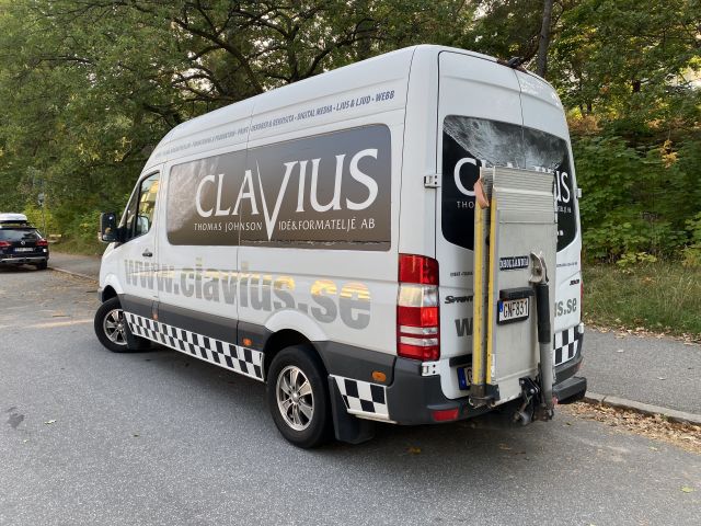 704443-3 Mercedes-Benz Sprinter Van 513 CDI - GNF831 -With Rear Lift