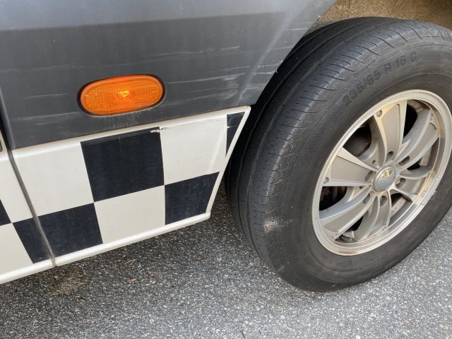 704443-26 Mercedes-Benz Sprinter Van 513 CDI - GNF831 -With Rear Lift