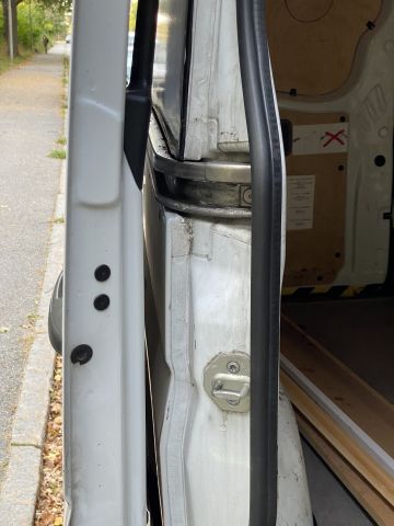 704443-38 Mercedes-Benz Sprinter Van 513 CDI - GNF831 -With Rear Lift