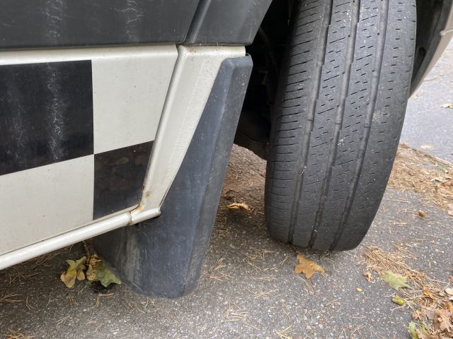 704443-40 Mercedes-Benz Sprinter Van 513 CDI - GNF831 -With Rear Lift