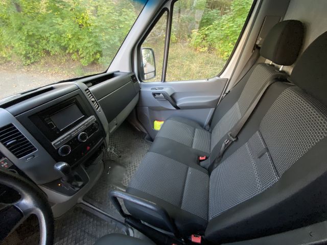 704443-43 Mercedes-Benz Sprinter Van 513 CDI - GNF831 -With Rear Lift