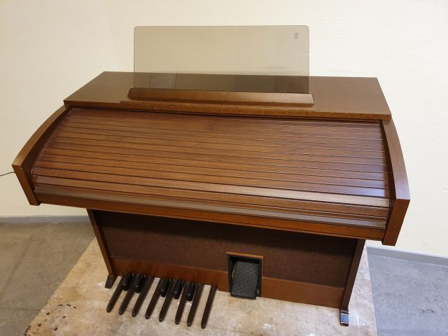 714032-6 Organ from Eminent - P275
