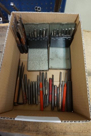 709565-2 Låda med drivdorn, körnare & ritsspetsar