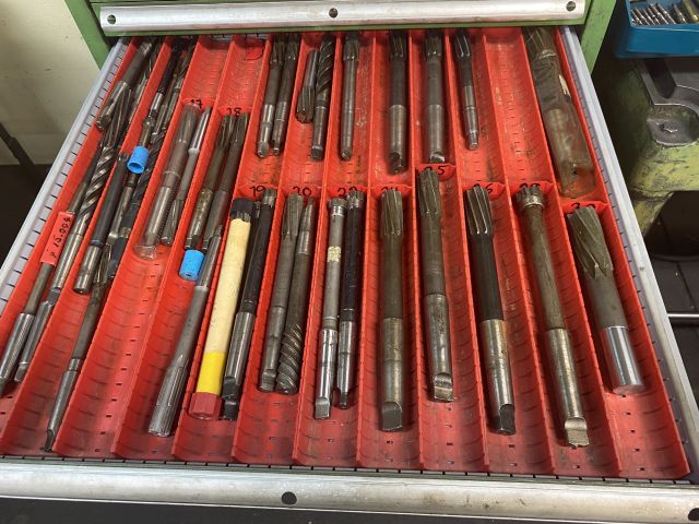 709723-4 Workshop cabinet LISTA with reamers, drill