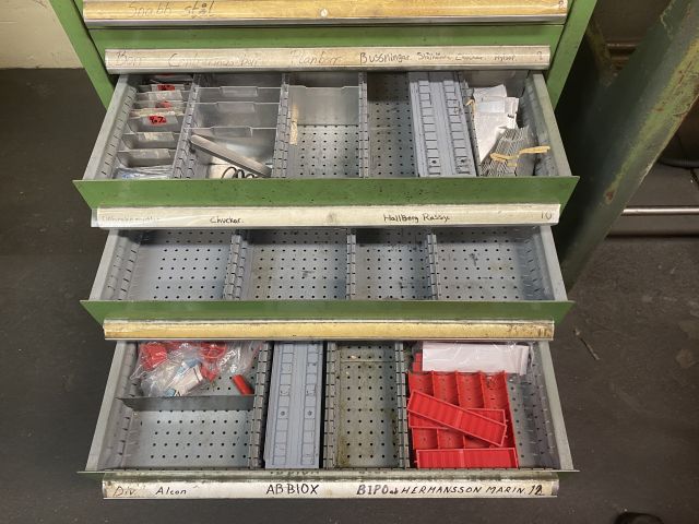 709723-9 Workshop cabinet LISTA with reamers, drill