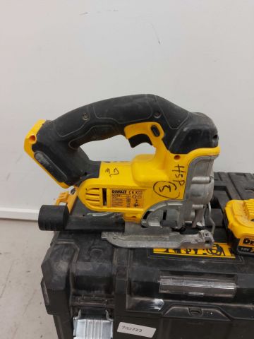 703723-8 Jigsaw, Circular Saw & Lamp DeWalt DCS331 / DCS391 / DCL050
