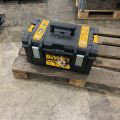 714508-1 Tool package Dewalt DCK623P3, not complete