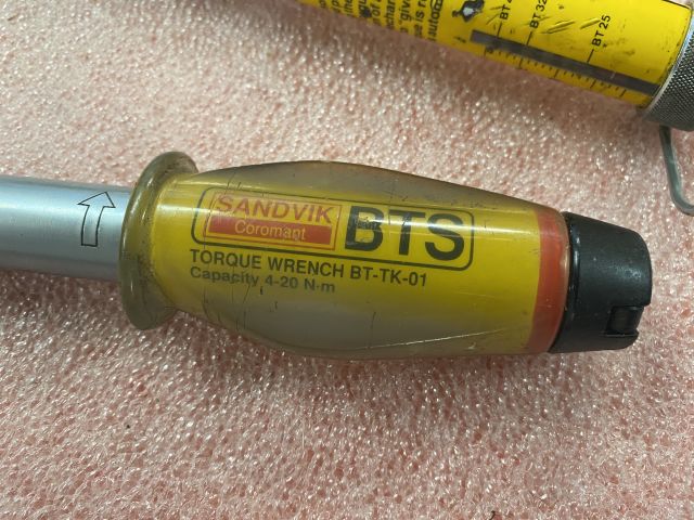 710068-2 2 Torque wrenches Sandvik BTS 1-20 Nm and 4-20 Nm